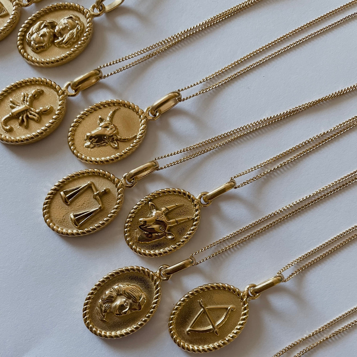 Zodiac Necklace – Gold | Personalized Star Sign Jewelry
